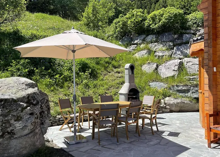 Belle Roche Recently Renovated Jacuzzi Dağ evi